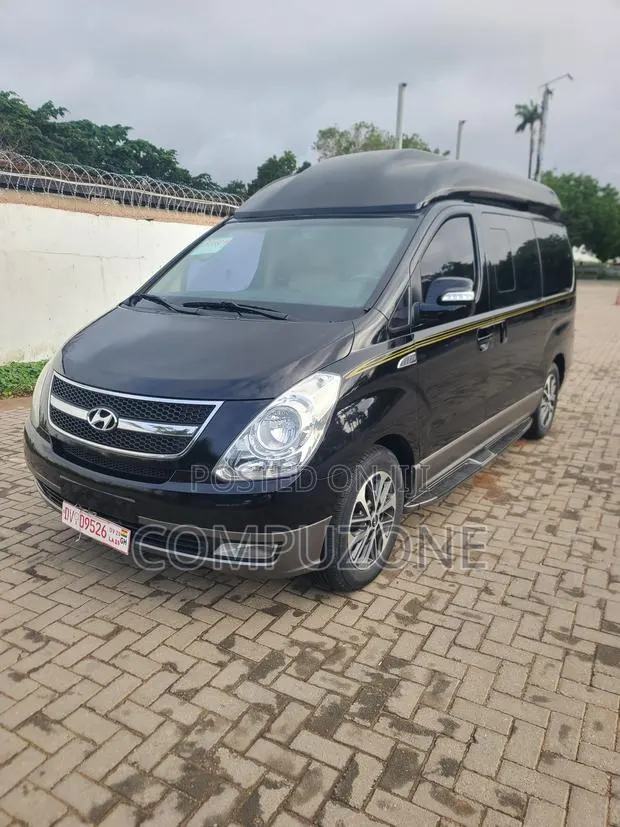 Hyundai Starex 2014 Black · Photo 1