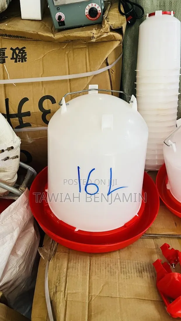 Chicken Drinker (16 Liters) · Photo 1