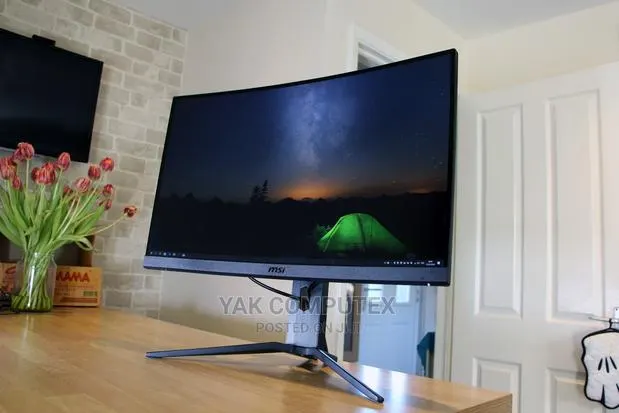 MSI Optix G32CQ4 32′′ 
31.5 Inch Screen With WQHD · Photo 1