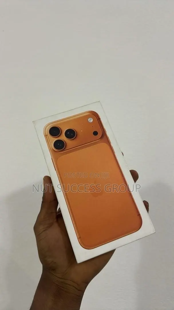 New Apple iPhone 17 Pro Max 256 GB Orange · Photo 1