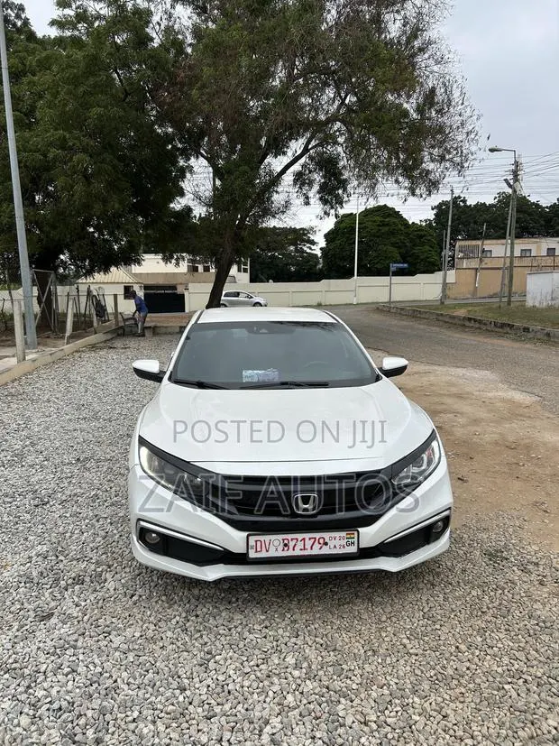 Honda Civic Sport Sedan 2019 White · Photo 1