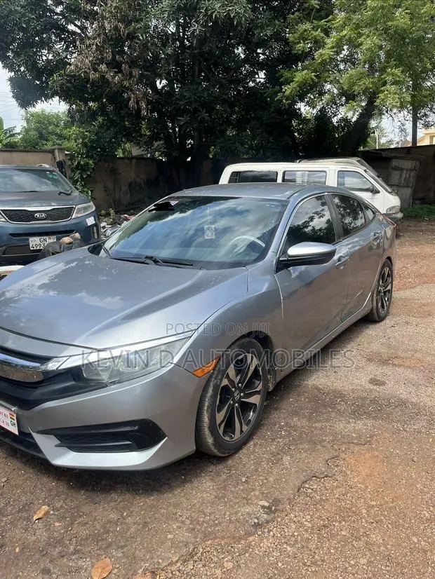 Honda Civic EX 4dr Sedan (2.0L 4cyl) 2017 Silver · Photo 1