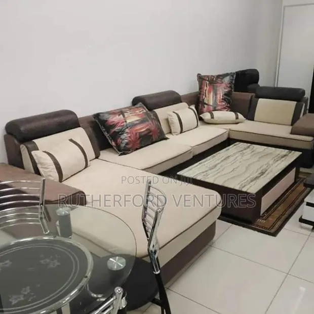 Classic Living Room Sofa · Photo 1