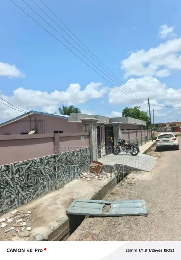 10bdrm House in Sam Properties, New Market for sale · Photo 1