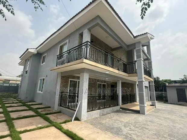 7bdrm House in Tema Community 12 for rent · Photo 1