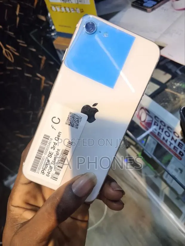 Apple iPhone SE (2022) 64 GB White · Photo 1