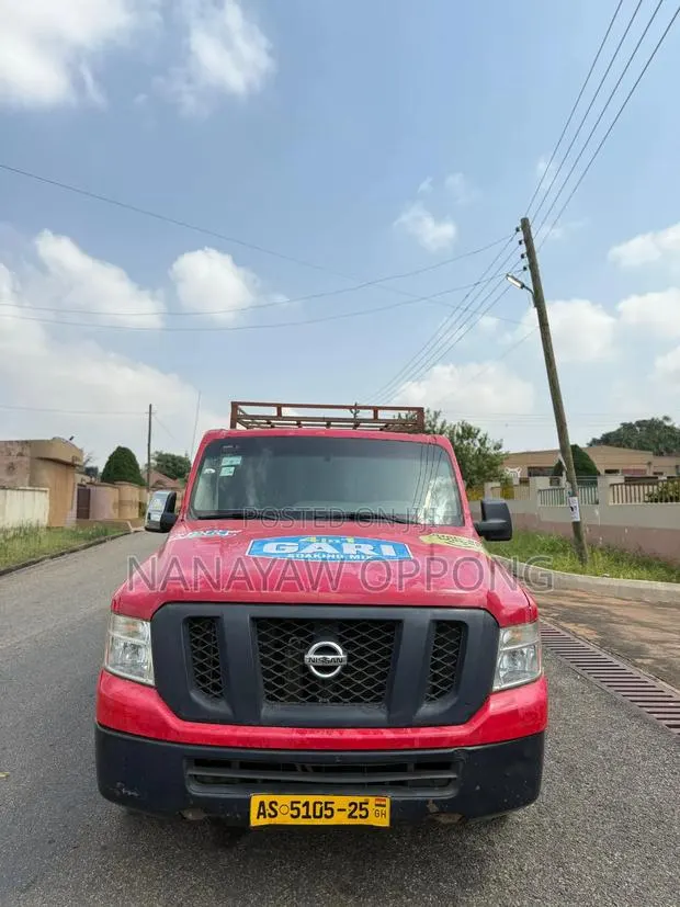 Nissan NV200 2017 Red · Photo 3