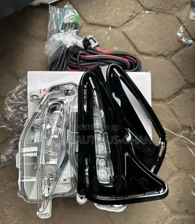 Toyota Corolla 2016 2017 2018 Foglight Set Cover · Photo 1
