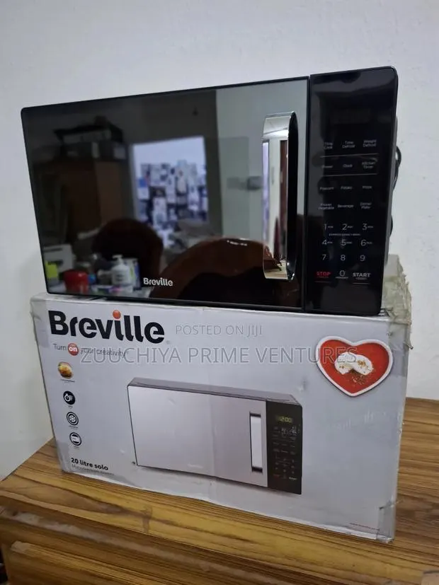 20.L Breville EM820C2MT Digital Microwave From UK · Photo 1