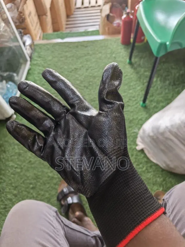 Mechanical Hand Gloves · Photo 1