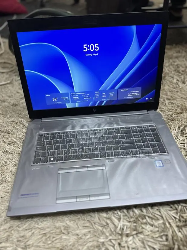 Laptop HP ZBook 17 G6 32GB Intel Core i5 SSD 512GB · Photo 1