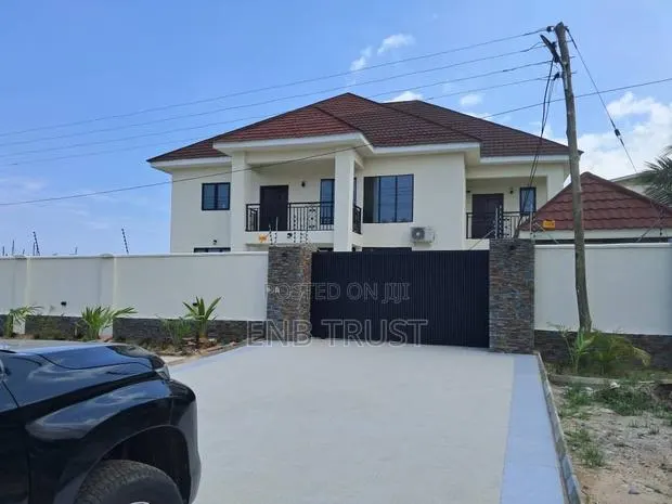 4bdrm Duplex in Spintex, Manet Junction for sale · Photo 1