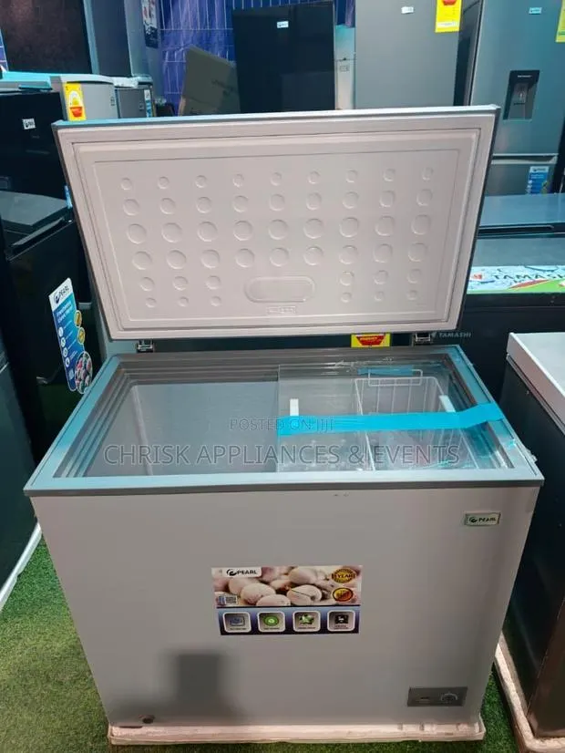 Pearl PCF-2530 200L Chest Freezer With Sliding Glass · Photo 1