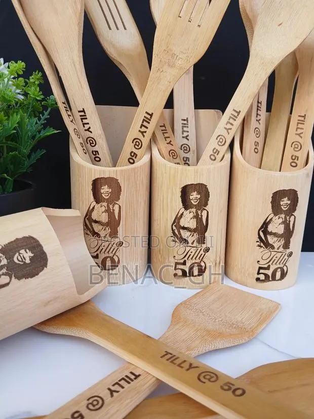 Souvenir Wooden Spoons With Branding · Photo 1