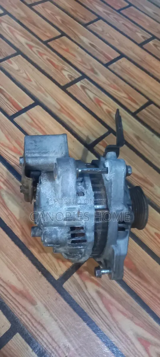 Honda Civic 2010 Alternator · Photo 1