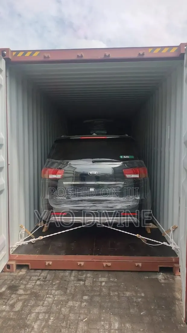 Kia Carnival 2016 Black · Photo 1