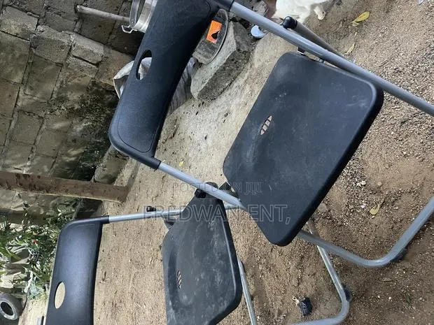 Brand New Foamy Folding Chair · Photo 1