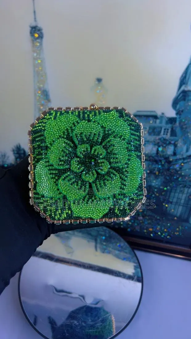 Emerald Green Clutch · Photo 1