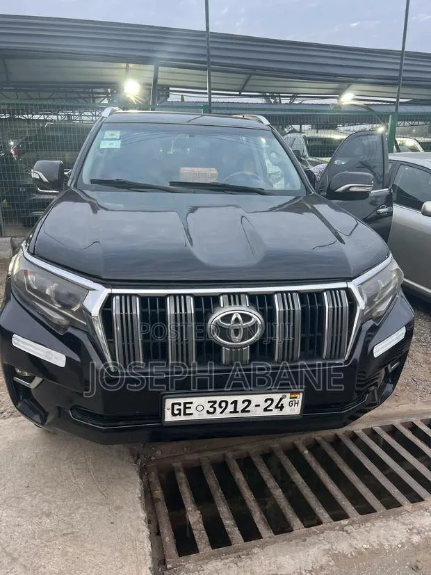 Toyota Land Cruiser Prado 2016 Black