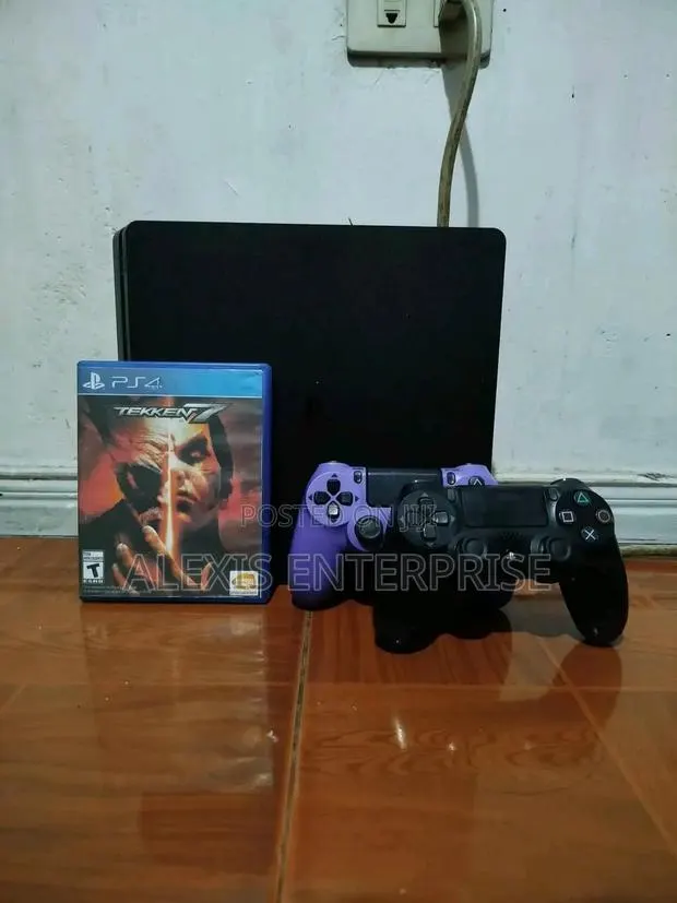 Play Station 4 Slim · Photo 1