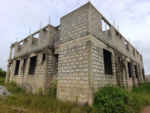 Uncompleted Storey Building Design for Hotel · Photo 1