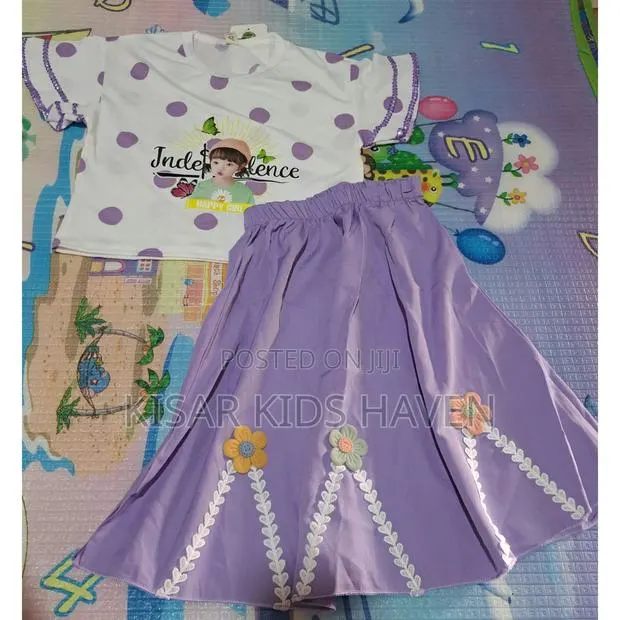 Smile Girl Top and Skirt 3 to 4 Years · Photo 1