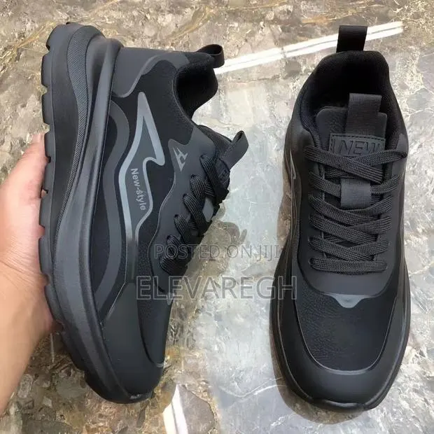 Unisex Jogger Sneakers Sizes 42,43,44 · Photo 1