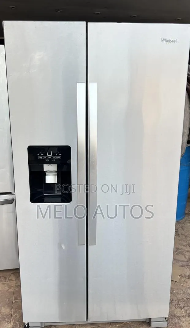 Whirlpool Refrigerator 2 Doors · Photo 1