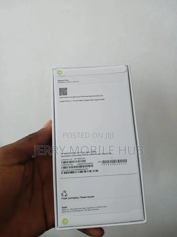New Apple iPhone XR 128 GB Blue · Photo 1