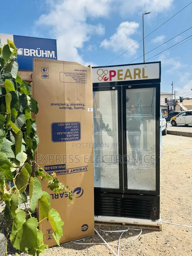 Pearl PVC-622 Double Door Fridge Display · Photo 1