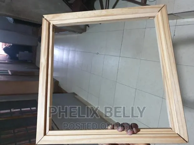 Quality Artists' Canvas Pinewood Frame · Photo 1