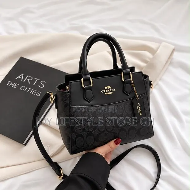 Beautiful Ladies Bags · Photo 1