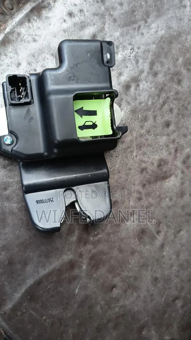 Elantra 2012 Boot Lock · Photo 1