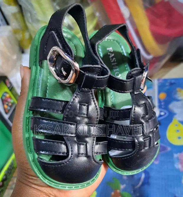 Affordable Baby Girl Sandals Size 21 · Photo 1
