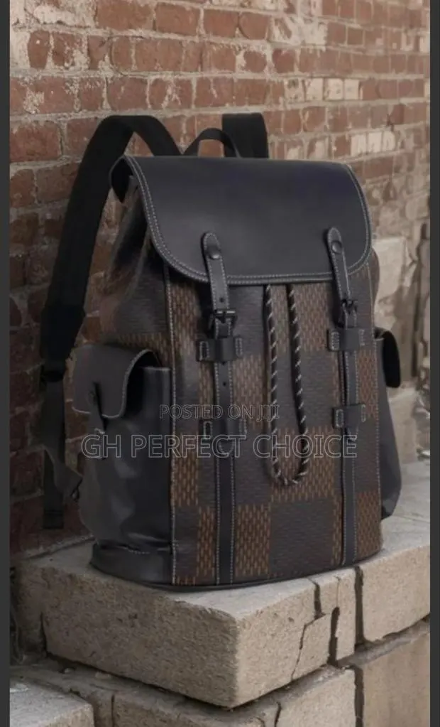 Custom Leather Coputer Backpack · Photo 1