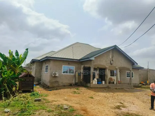 7bdrm House in Tema Metropolitan for sale · Photo 1
