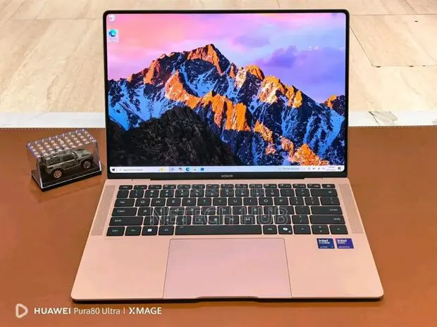 New Laptop Honor MagicBook Art 14 2025 32GB Intel Core Ultra 7 SSD 1T · Photo 1