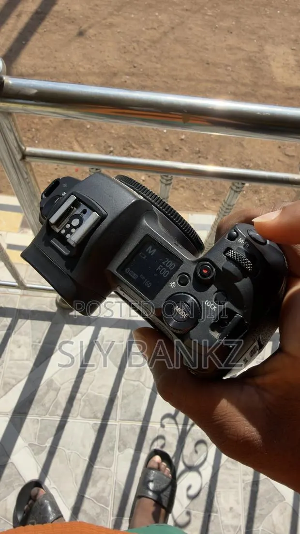 Slightly Used Canon Eos R · Photo 1