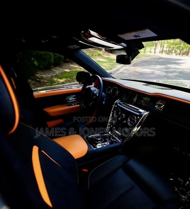 Rolls-Royce Cullinan Black Badge 2022 Gray · Photo 1