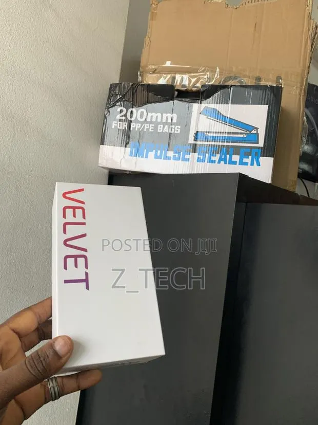 New LG Velvet 128 GB Black · Photo 1