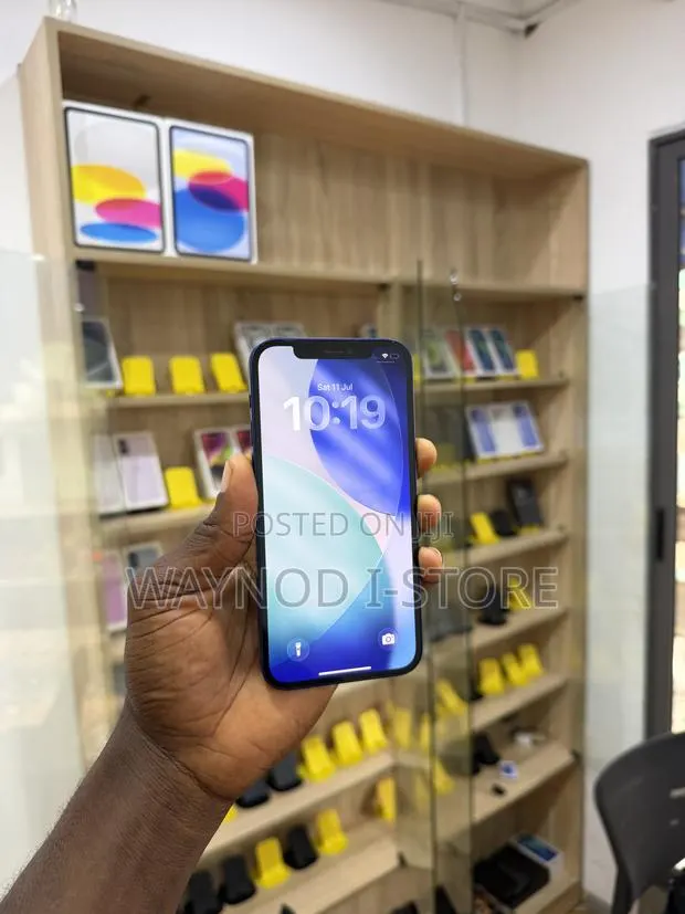 Apple iPhone 12 64 GB Blue · Photo 1