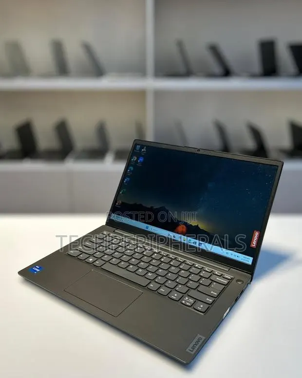 New Laptop Lenovo V14 G4 IRU 16GB Intel Core i7 SSD 512GB · Photo 1