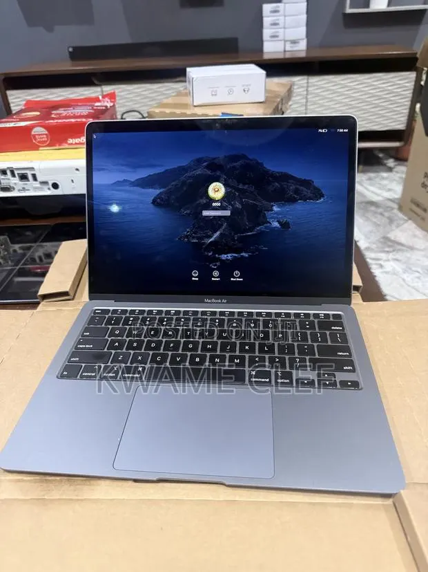 New Laptop Apple MacBook Air 2020 16GB Intel Core i5 SSD 256GB · Photo 1