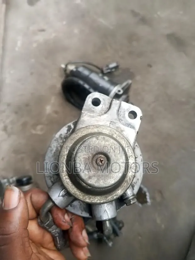 Hyundai Grace Hand Pump · Photo 1