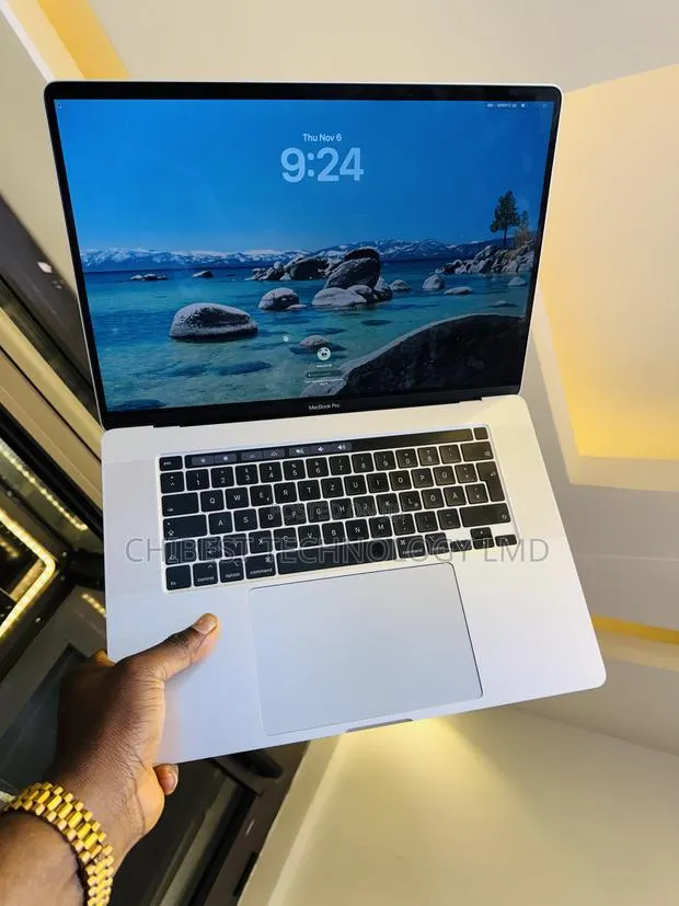 Laptop Apple MacBook Pro 2019 16GB Intel Core i7 SSD 512GB · Photo 1