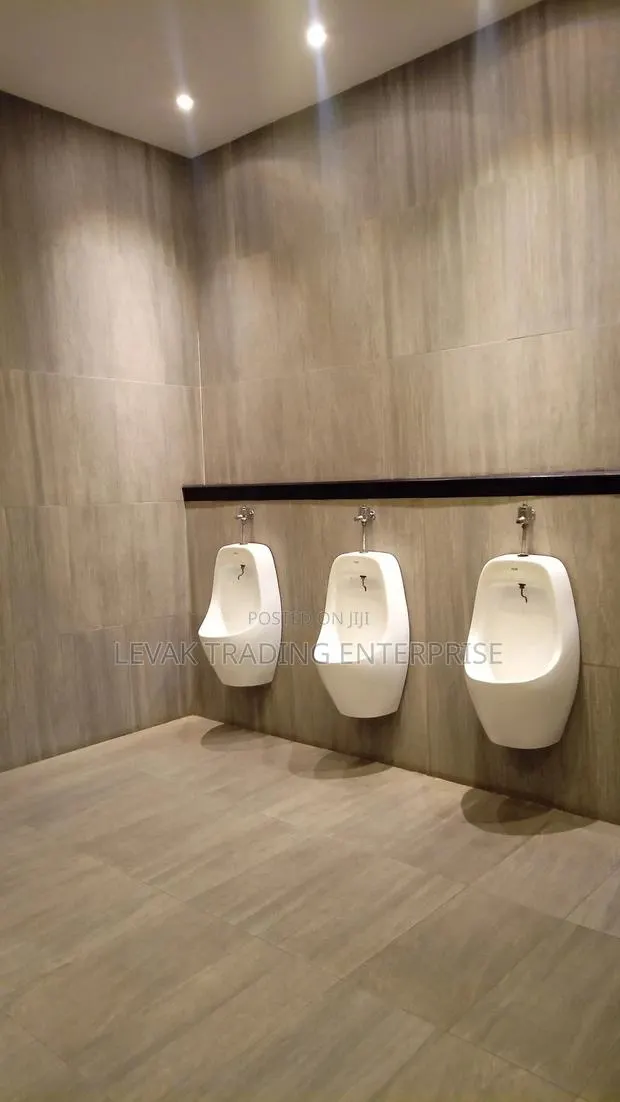 Both Man & Woman Urinals Pot _ Urinal Bowl · Photo 1