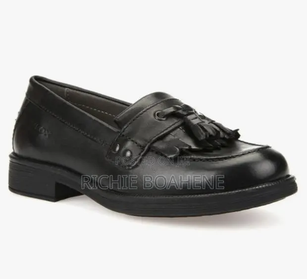 Girls School Shoe · Photo 1