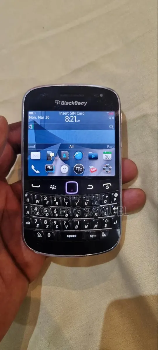 BlackBerry Bold Touch 9900 8 GB Black · Photo 1