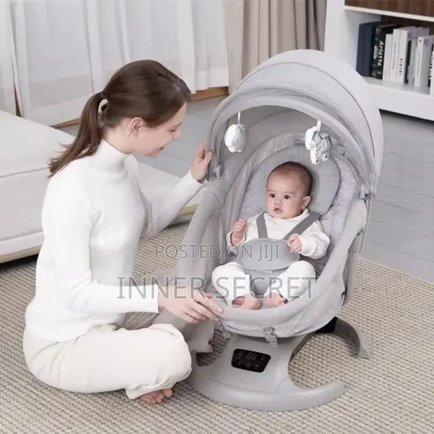 Mastela Baby Cradle and Rocker Bed · Photo 1