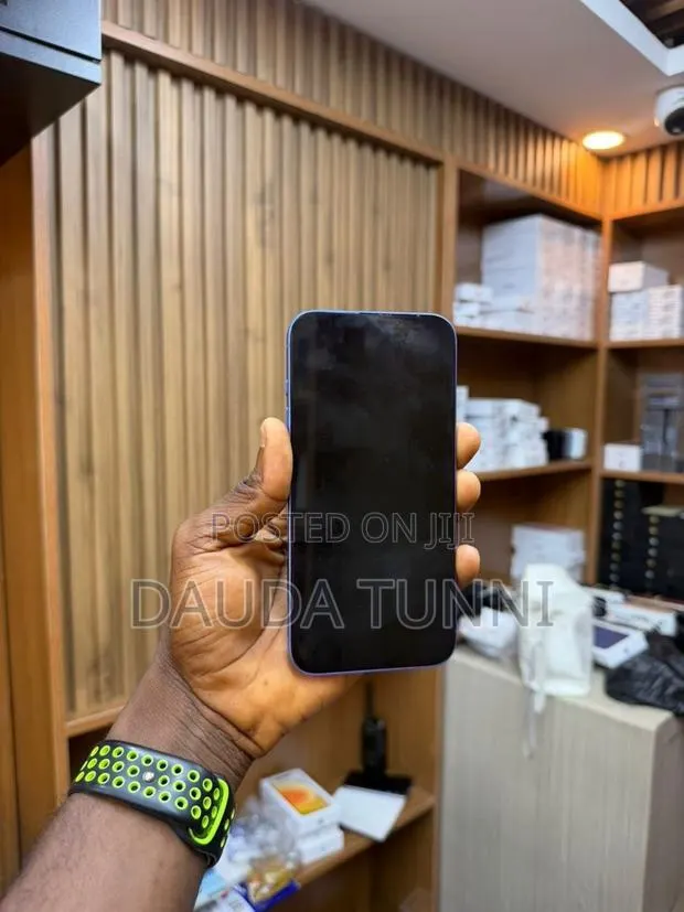 New Apple iPhone 16 Plus 128 GB · Photo 1